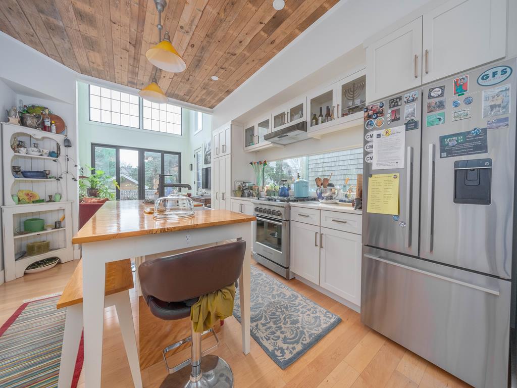 Modern Home at The Point | Photo 6