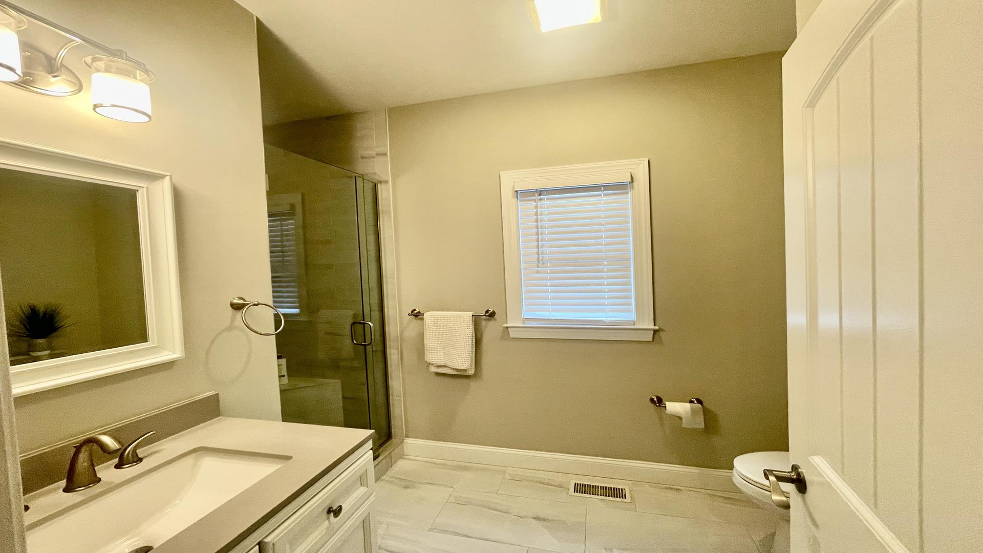 330 East Saint Paul Avenue, Wildwood Crest (Wildwood Crest Beach Side)