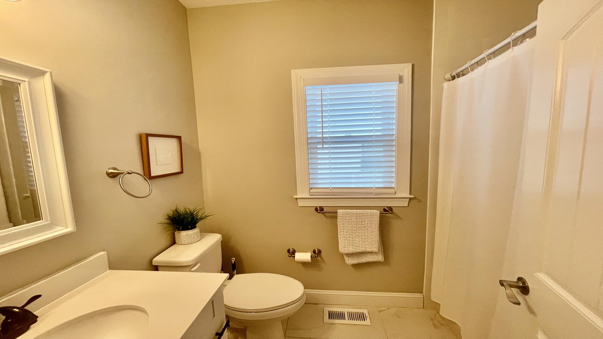 330 East Saint Paul Avenue, Wildwood Crest (Wildwood Crest Beach Side)