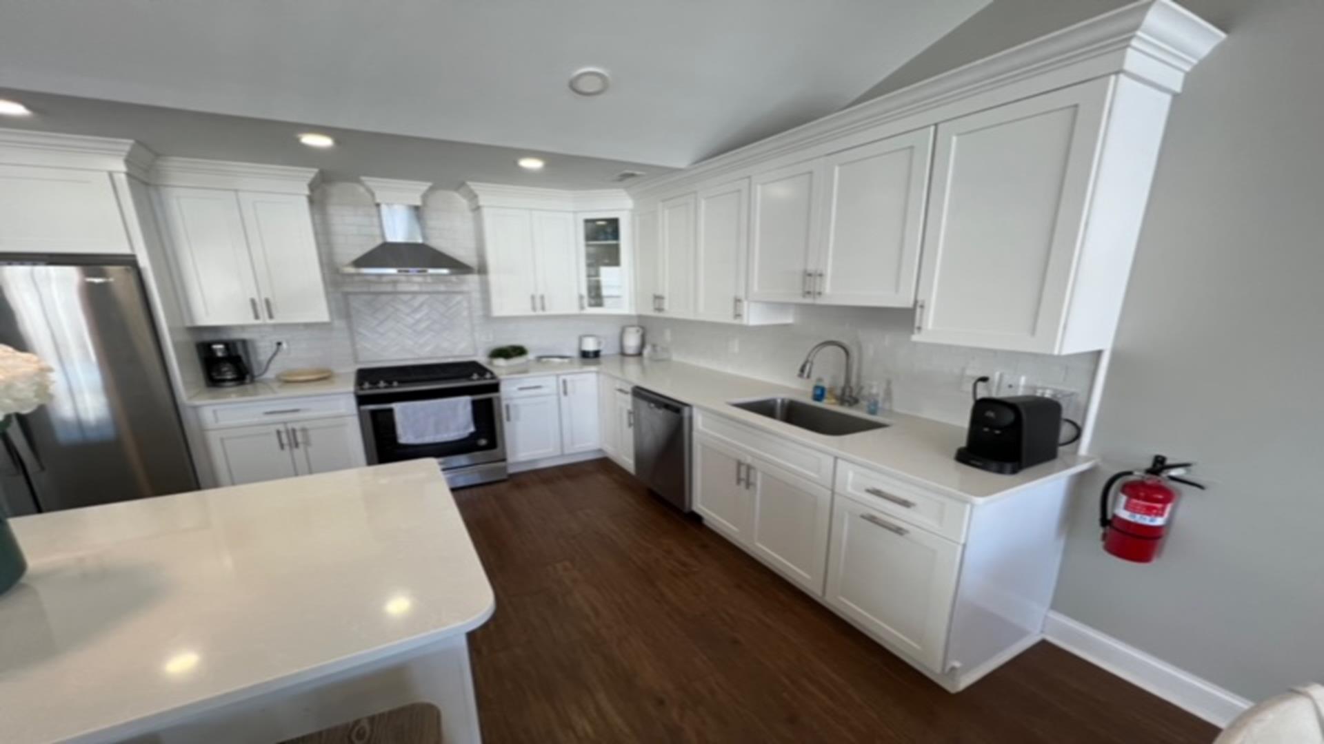 330 East Saint Paul Avenue, Wildwood Crest (Wildwood Crest Beach Side)