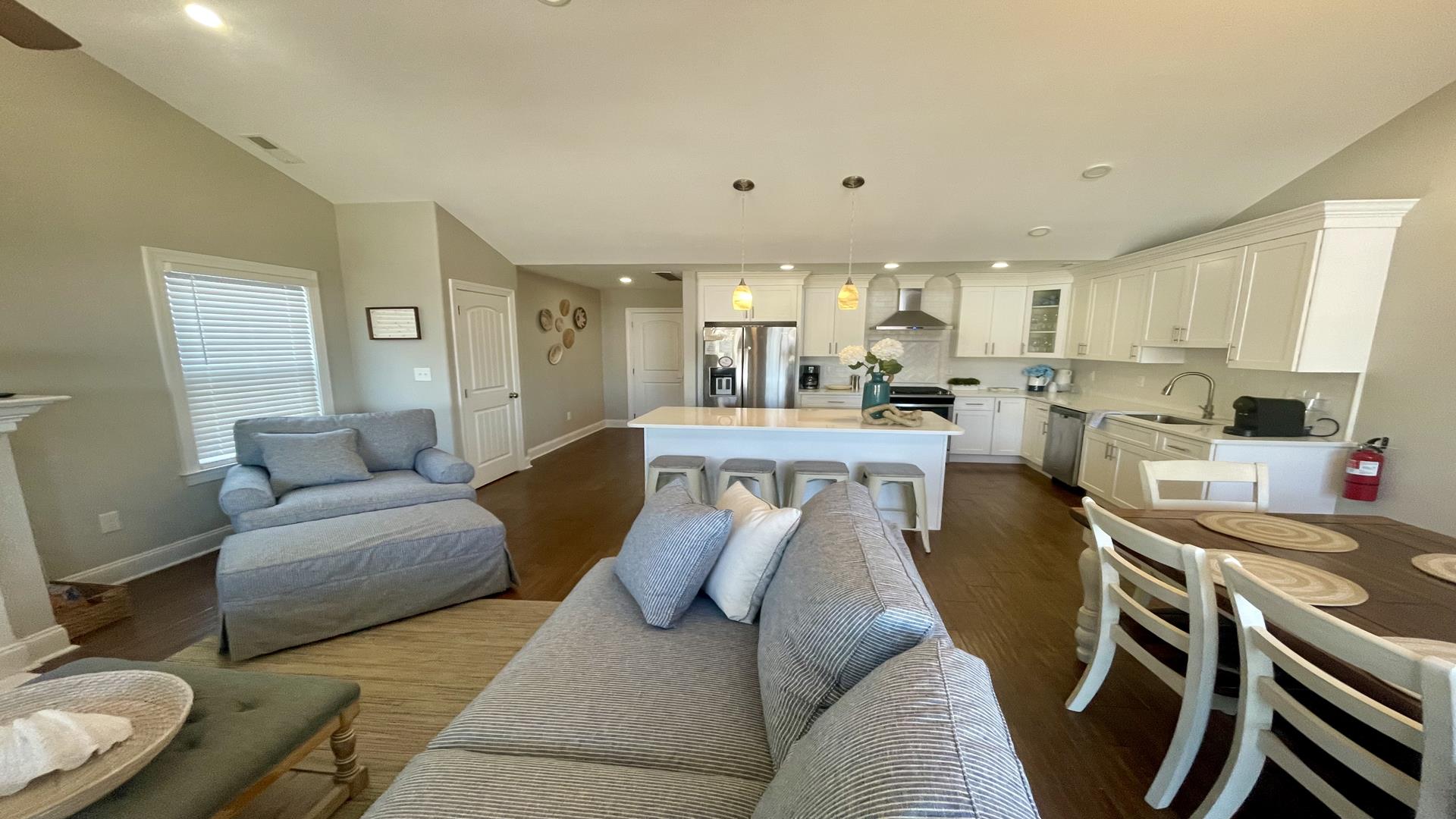 330 East Saint Paul Avenue, Wildwood Crest (Wildwood Crest Beach Side)
