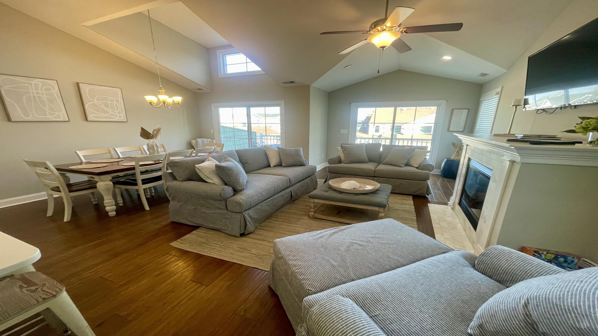 330 East Saint Paul Avenue, Wildwood Crest (Wildwood Crest Beach Side)
