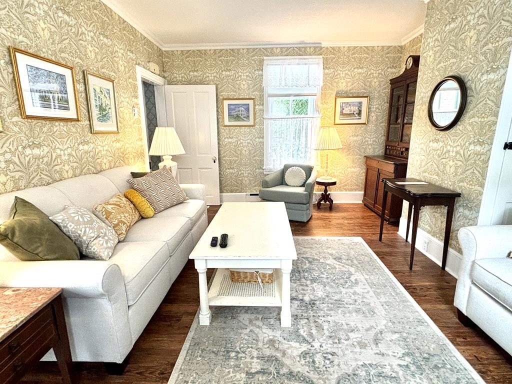 The Windsor Cottage | Photo 11