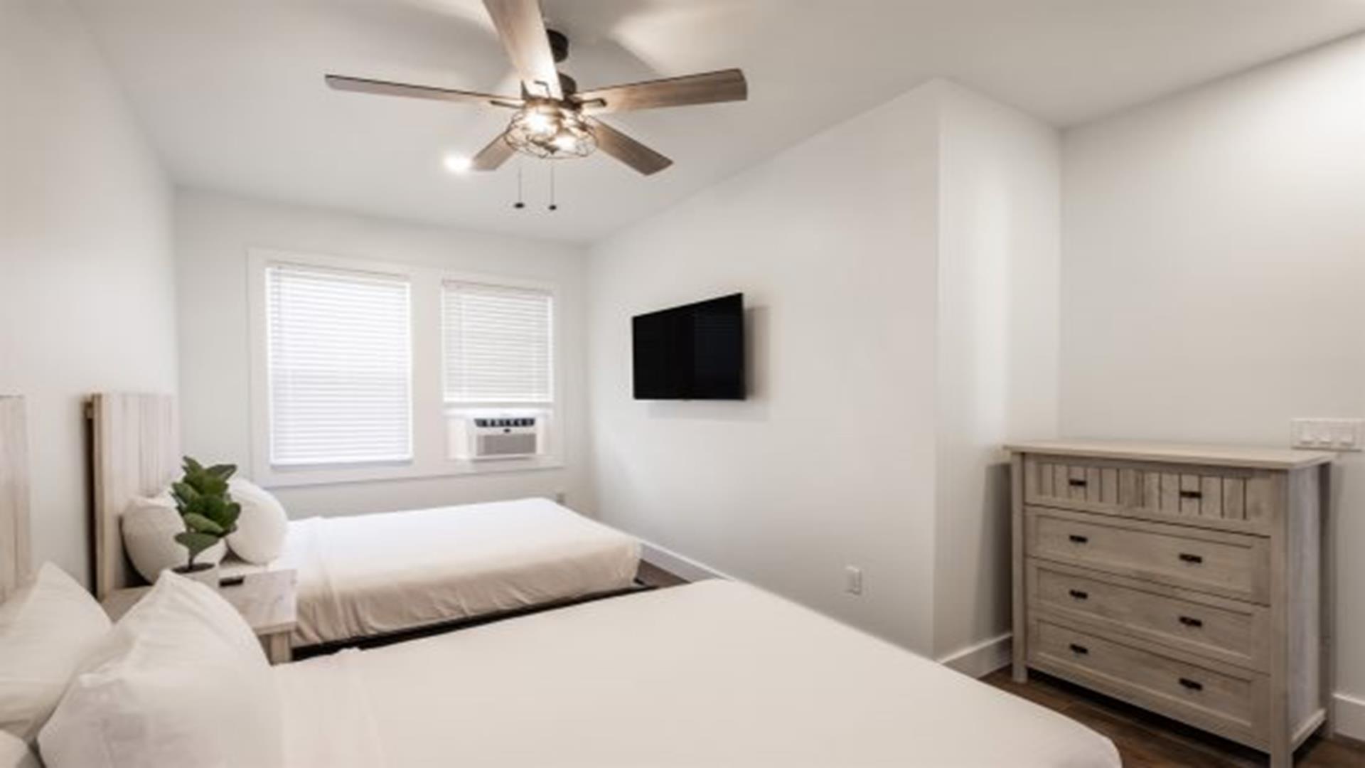 819 Moorlyn Terrace, Ocean City (Center)