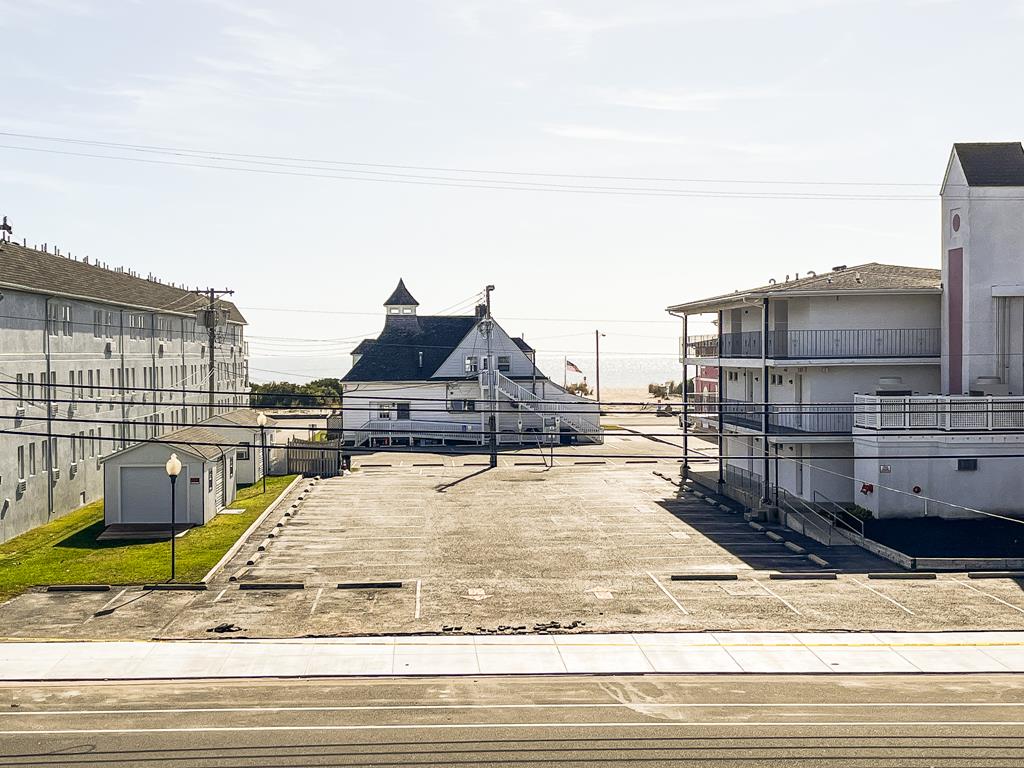 3 Bedroom With A Beach View! | Photo 4