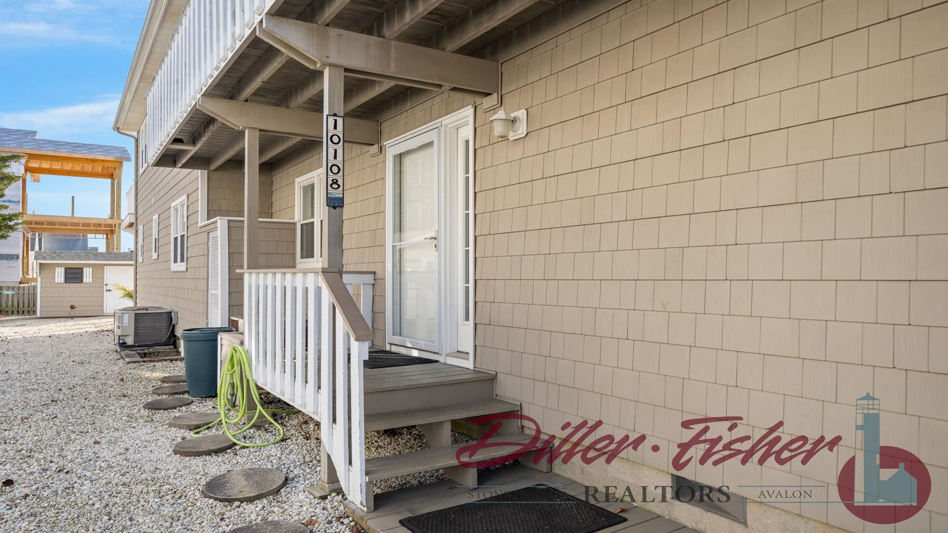 10108 Third ave W/S Front, Stone Harbor (Mid-Island) - Picture 1
