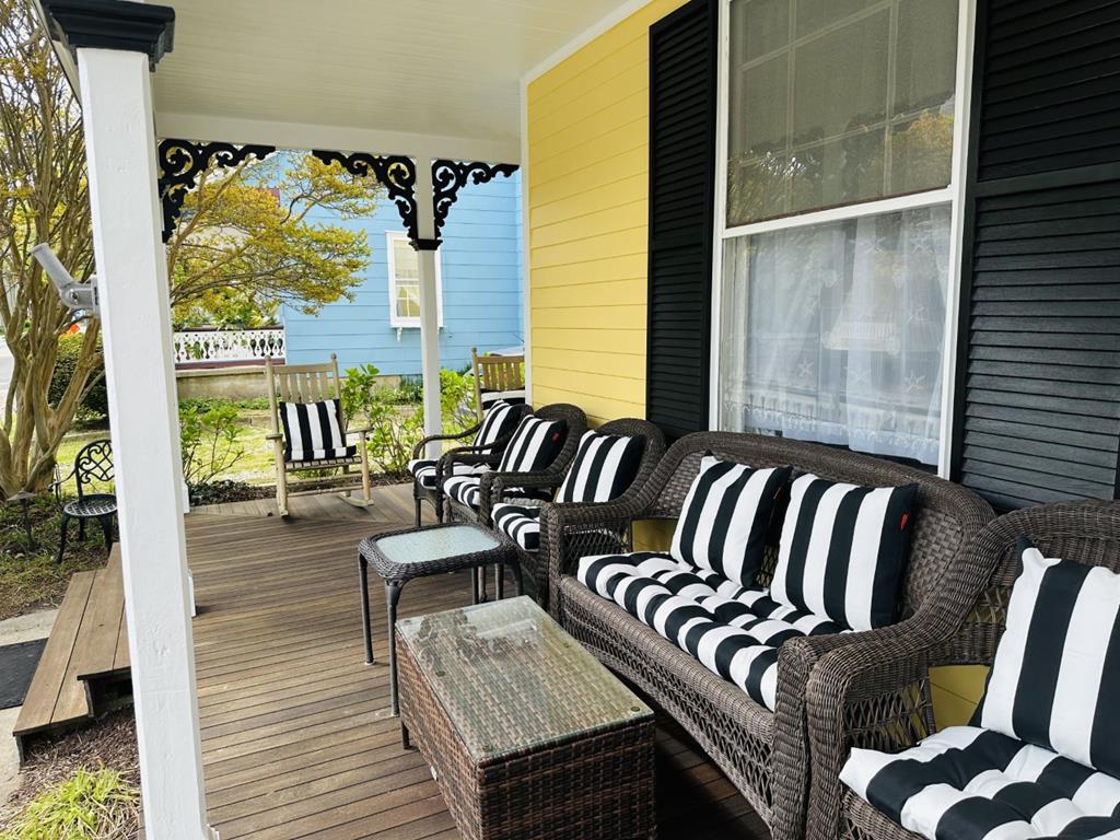 The Daisy Cottage- 1st Floor Unit | Photo 6