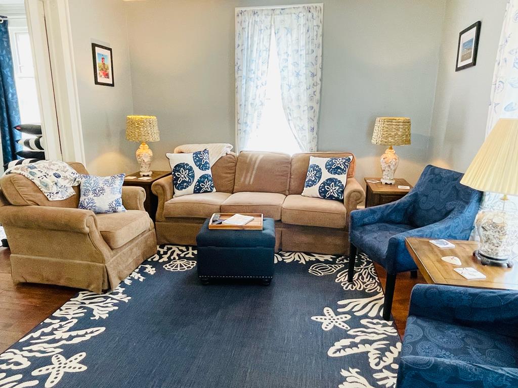 The Daisy Cottage- 1st Floor Unit | Photo 8