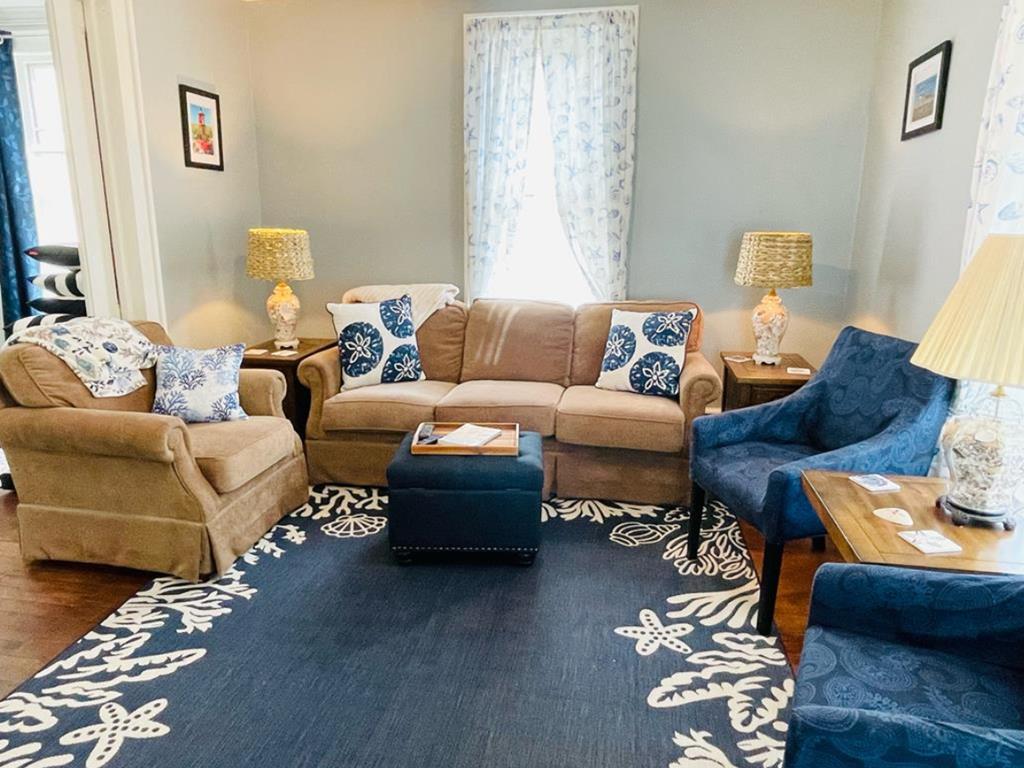 The Daisy Cottage- Whole House Rental | Photo 8