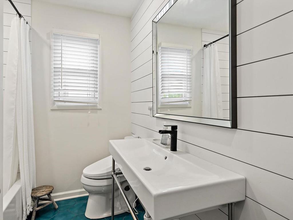 2106 N. Central Avenue, Surf City (Bay Side)