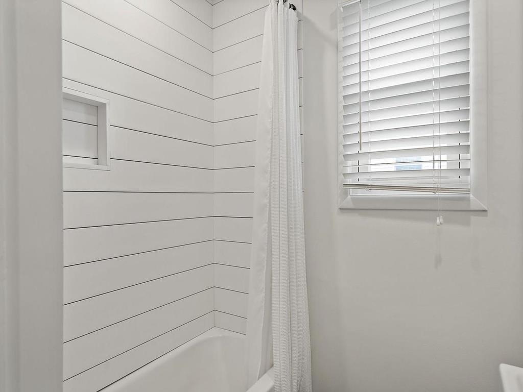 2106 N. Central Avenue, Surf City (Bay Side)