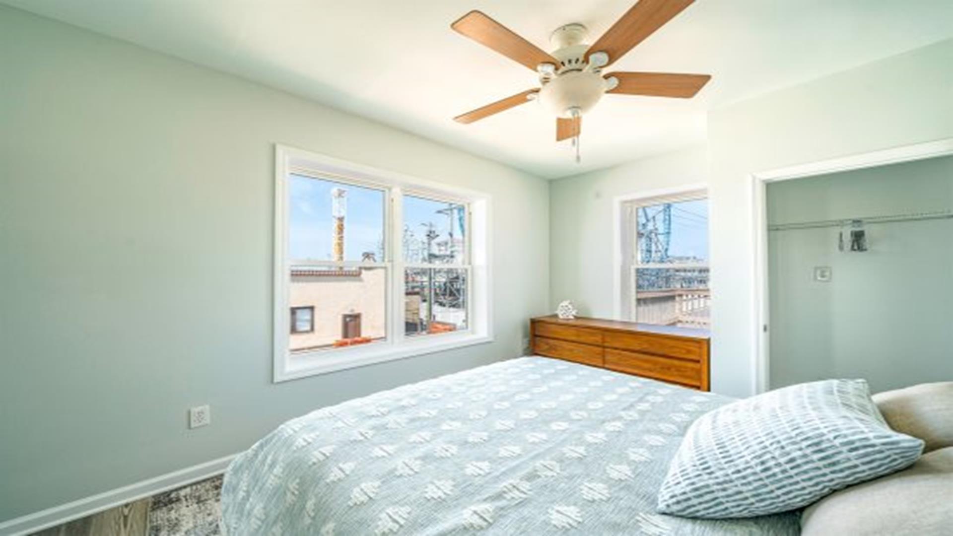 986 boardwalk, Ocean City (Beach Front)