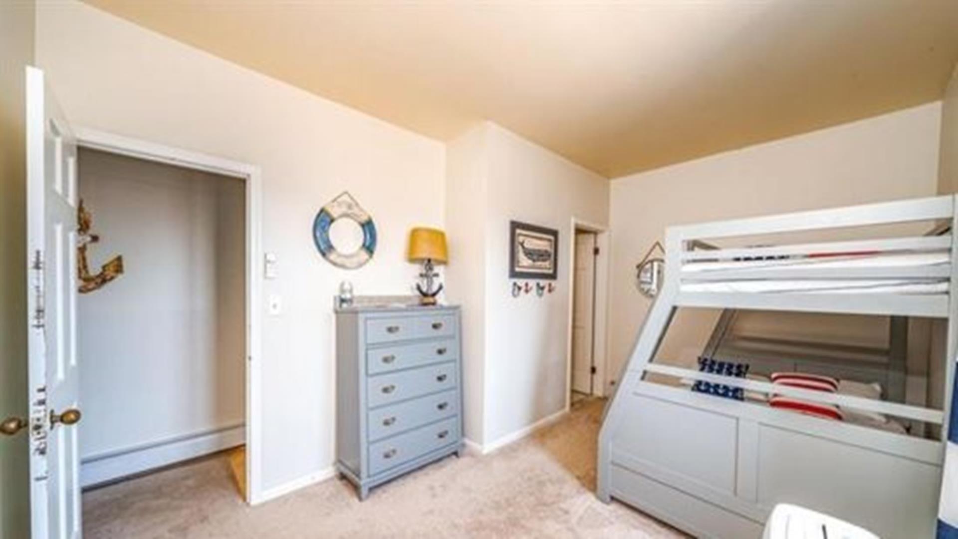 986 Boardwalk, Ocean City (Beach Front)