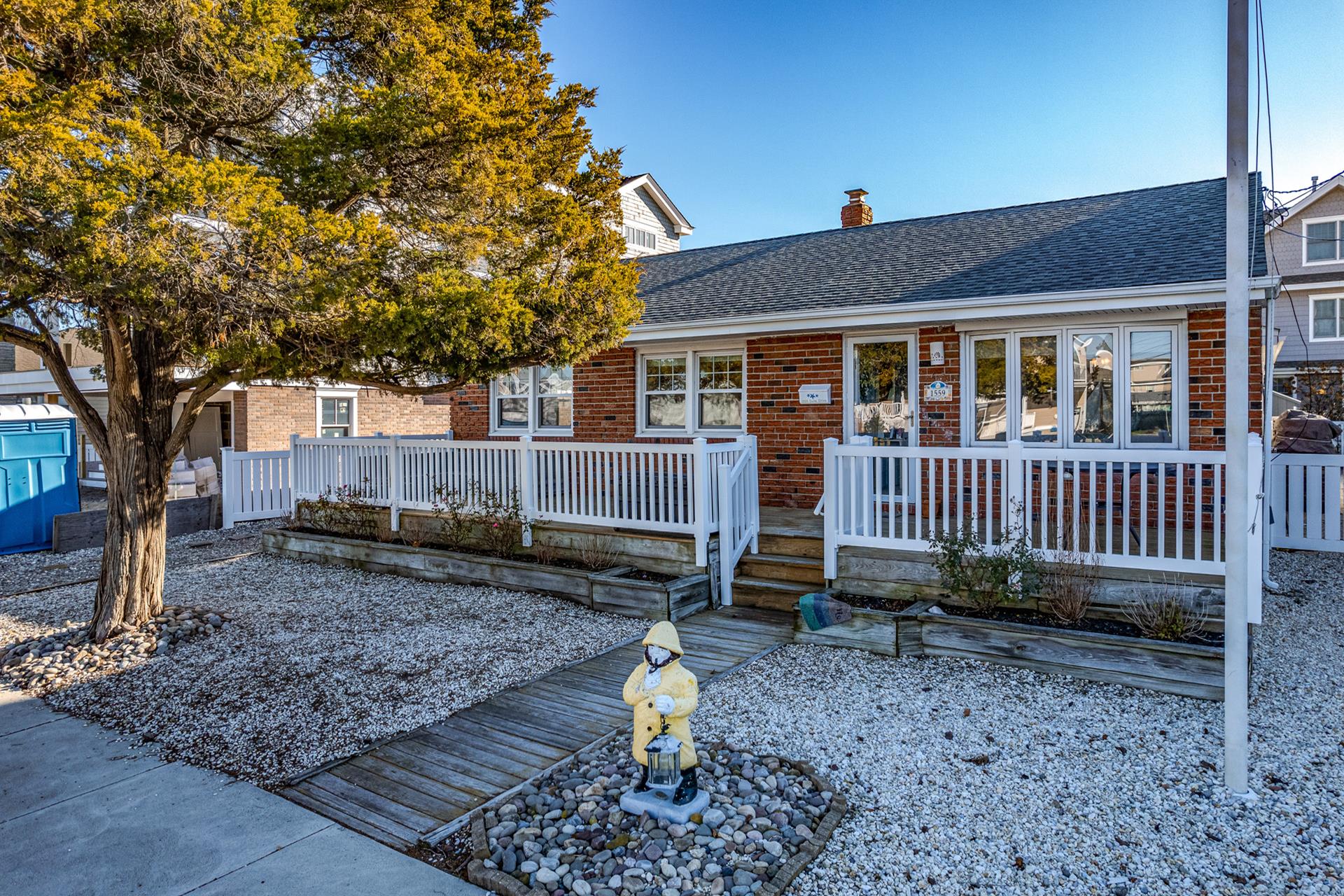 1559 Dune Drive, Avalon COMPASS RE Avalon