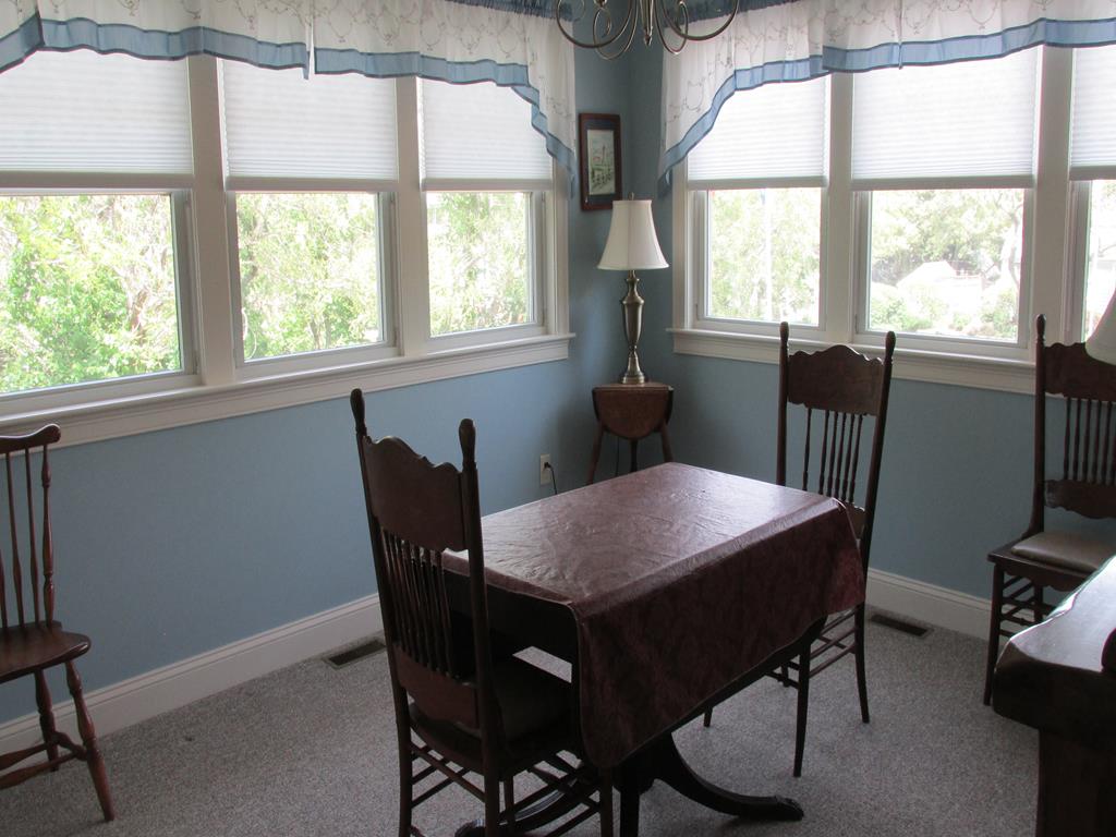 Dining Area off of kitchen