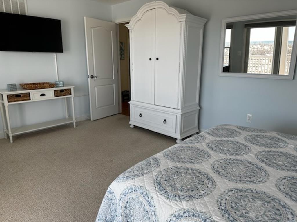 14 E. Gloucester Avenue, Harvey Cedars (Ocean Front)