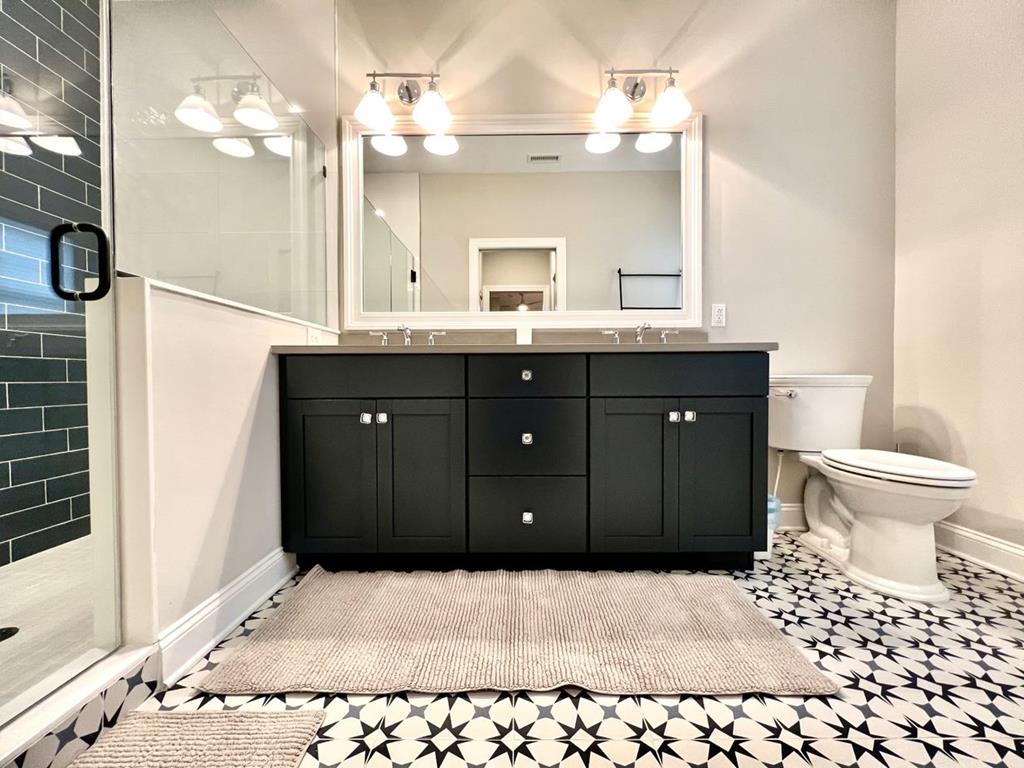 New Modern House with pool! | Photo 14