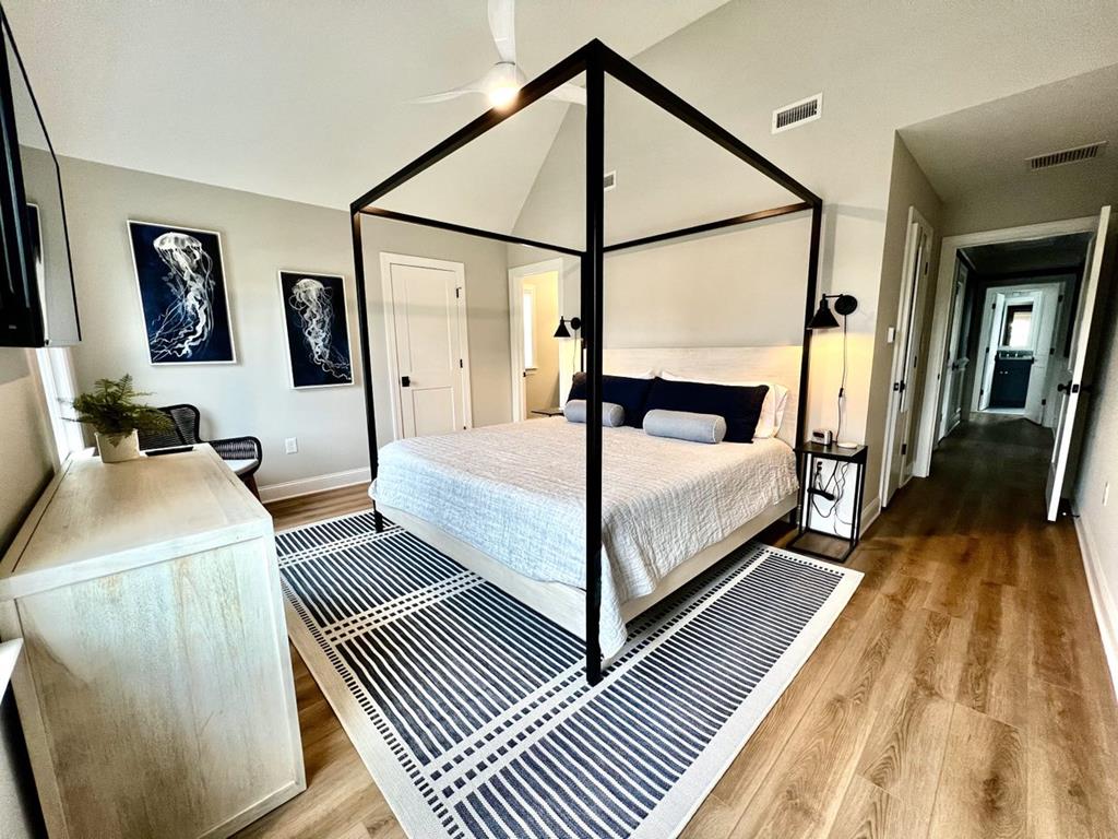 New Modern House with pool! | Photo 15