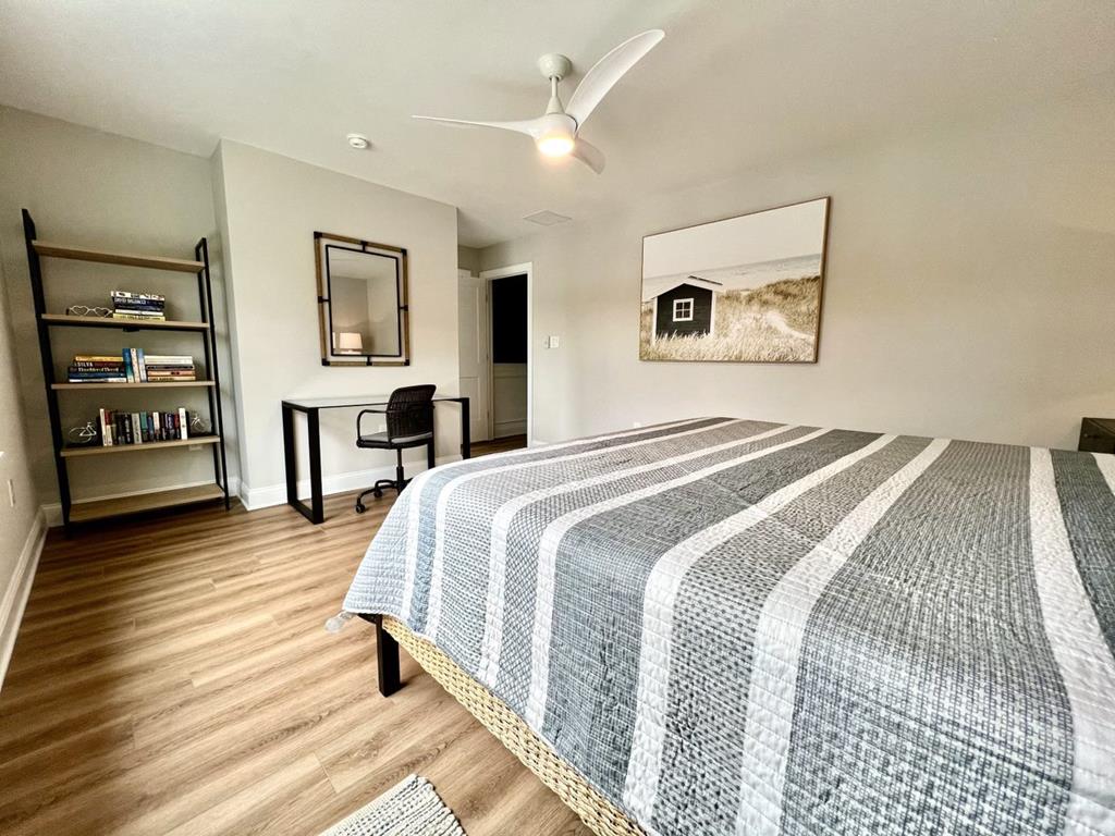 New Modern House with pool! | Photo 18