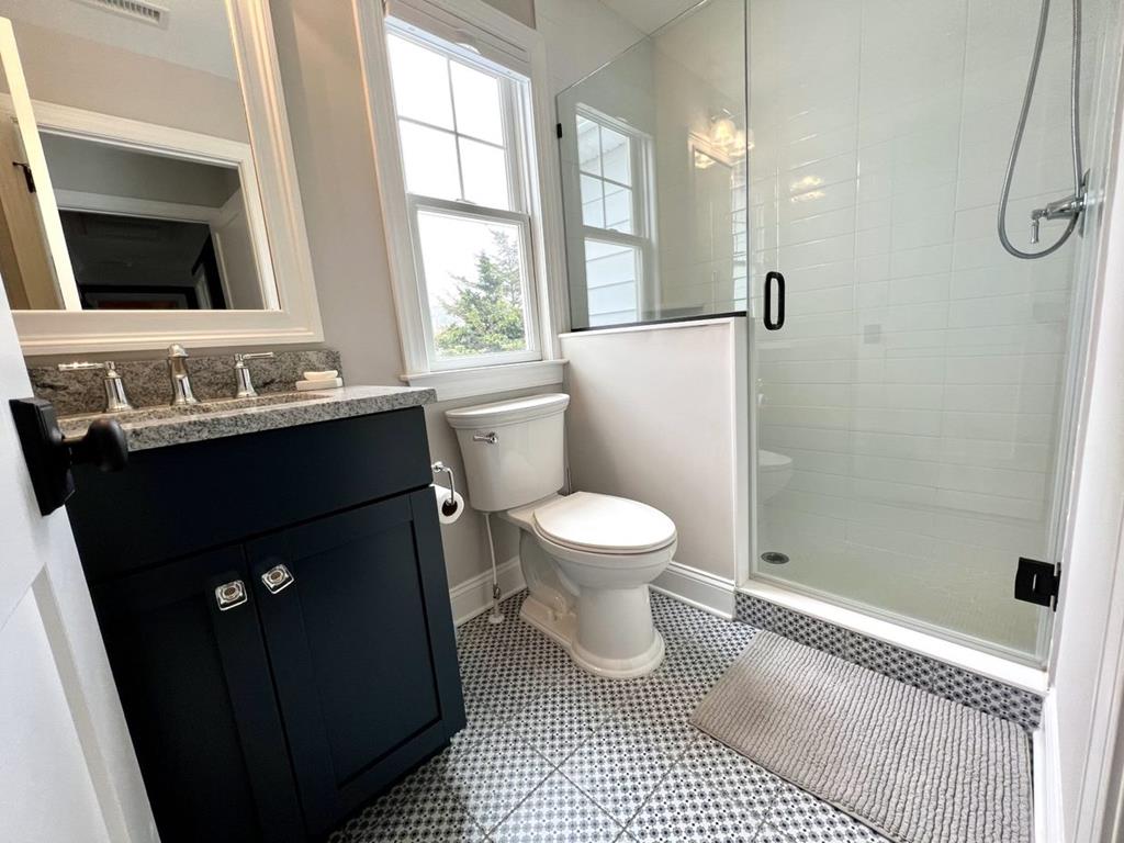 New Modern House with pool! | Photo 19