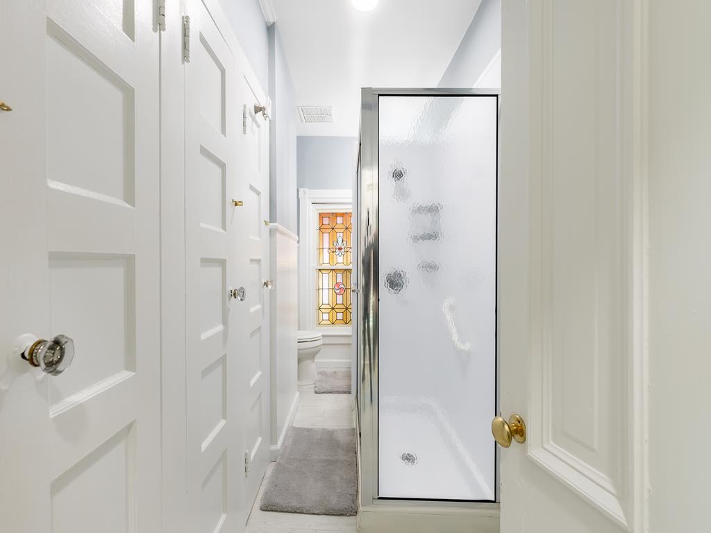 Newly Renovated - 9 Bedroom Rental - Sleeps 25 | Photo 17