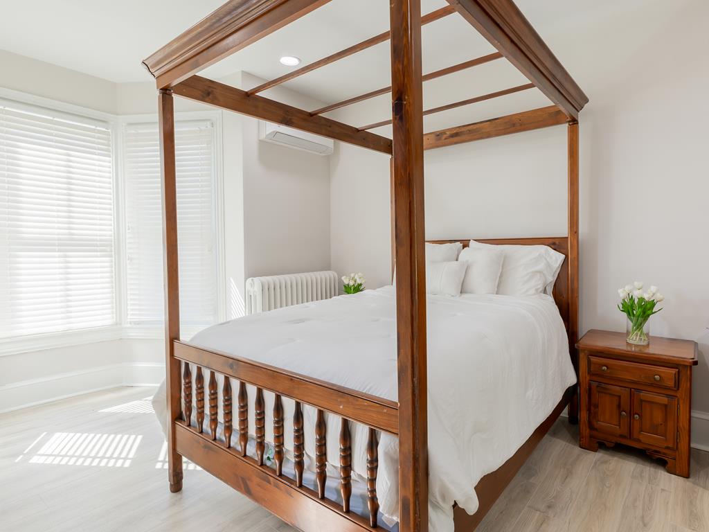 Newly Renovated - 9 Bedroom Rental - Sleeps 25 | Photo 18
