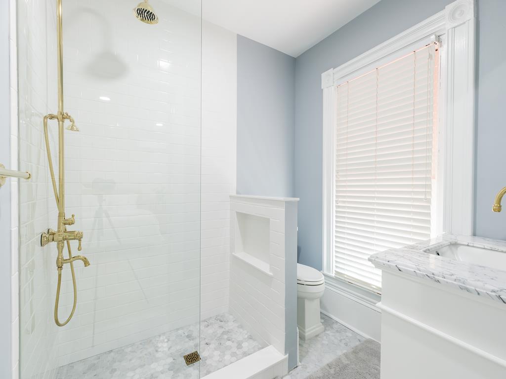 Newly Renovated - 9 Bedroom Rental - Sleeps 25 | Photo 22