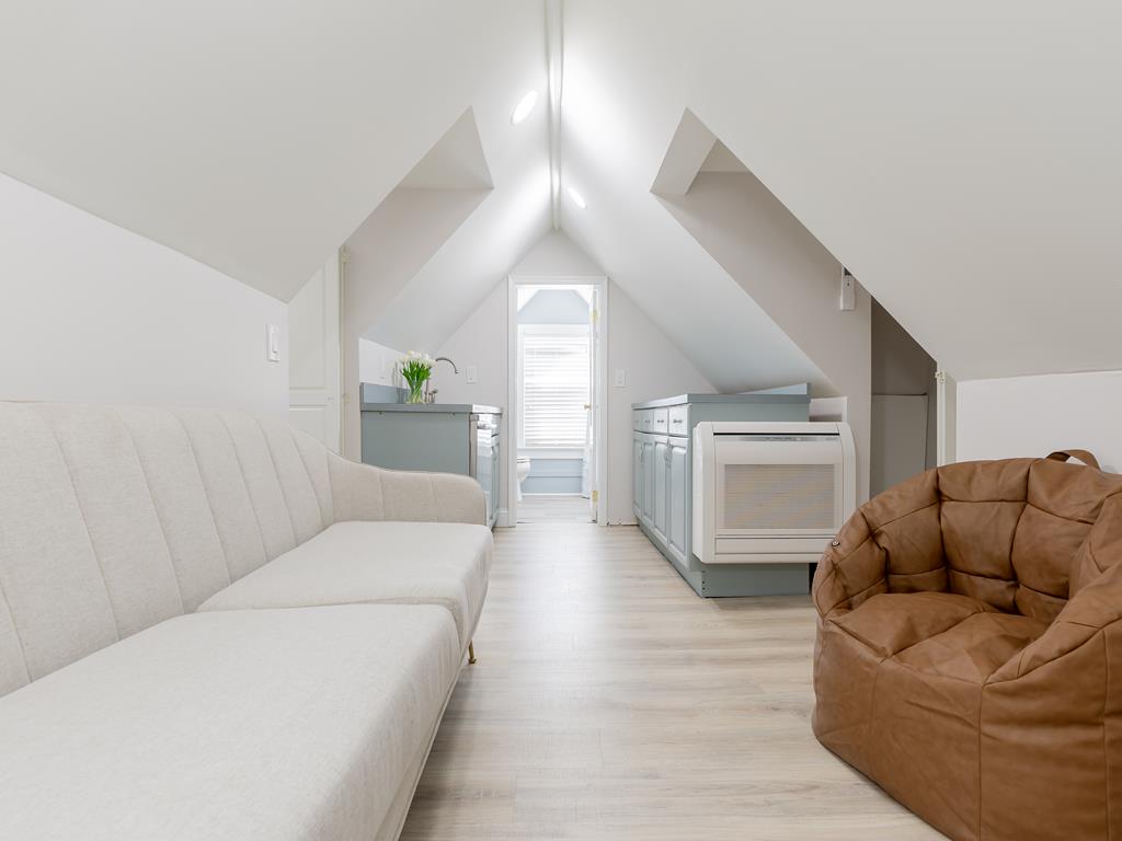 Newly Renovated - 9 Bedroom Rental - Sleeps 25 | Photo 23