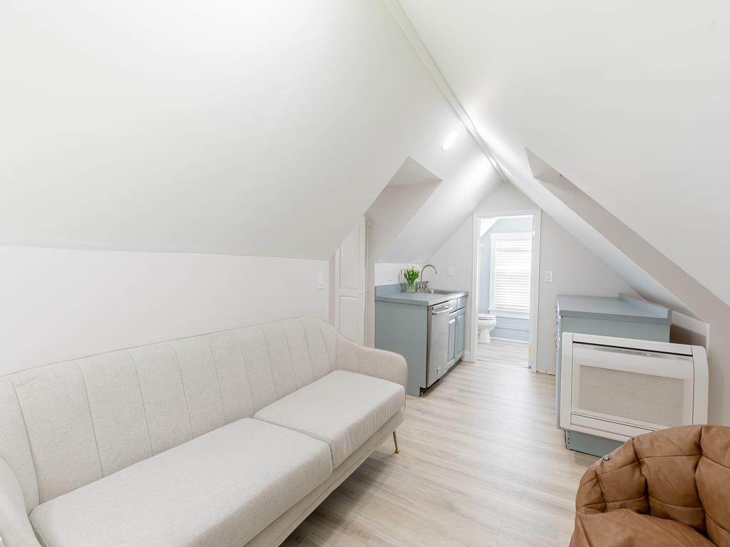 Newly Renovated - 9 Bedroom Rental - Sleeps 25 | Photo 24