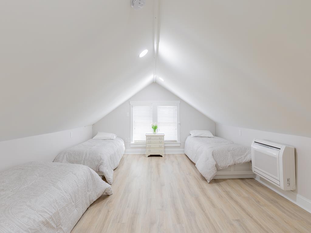 Newly Renovated - 9 Bedroom Rental - Sleeps 25 | Photo 26