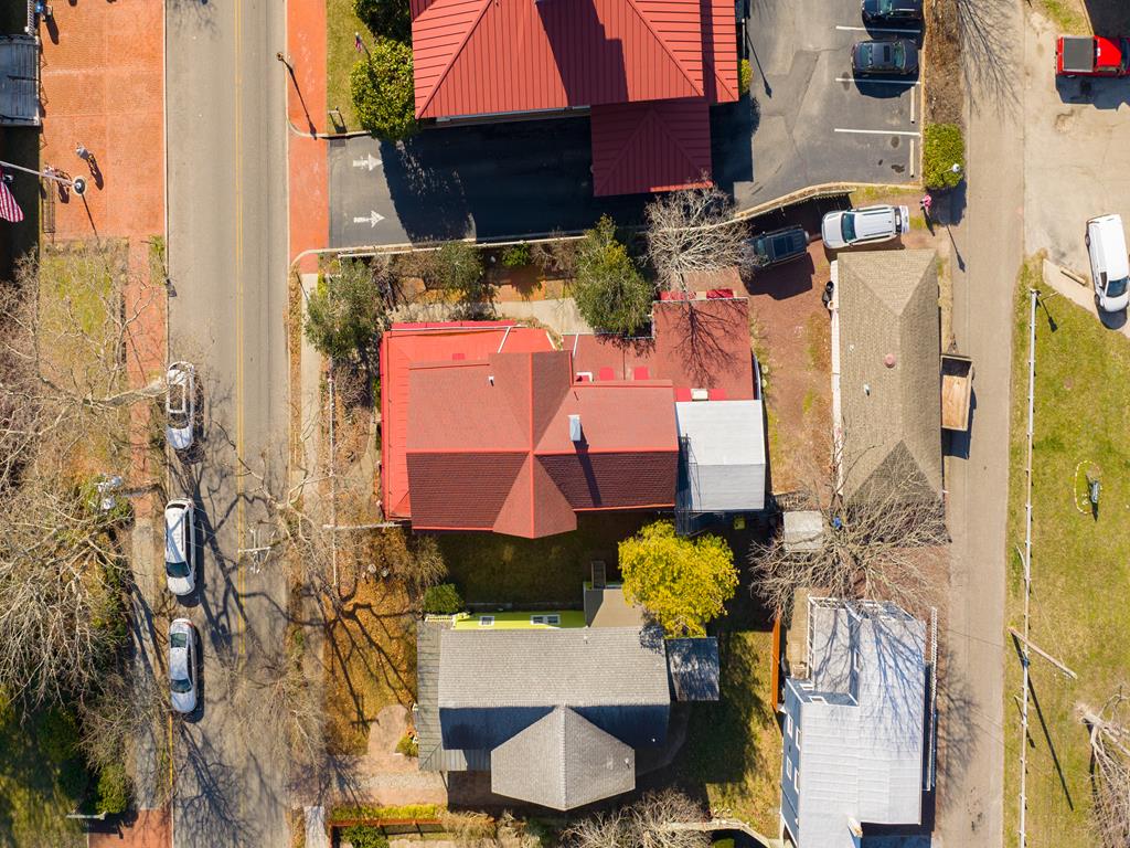 Newly Renovated - 9 Bedroom Rental - Sleeps 25 | Photo 37