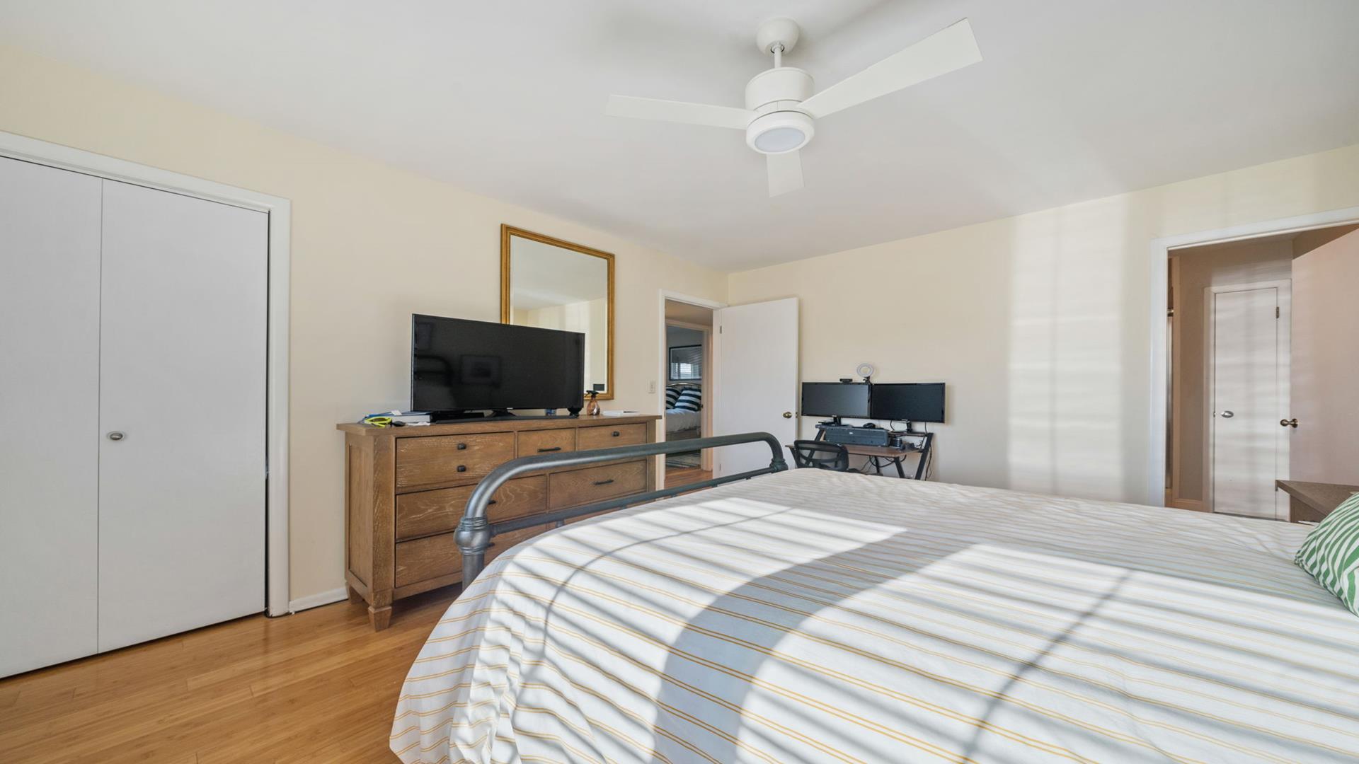 10726 Third Avenue, Stone Harbor (Mid-Island)