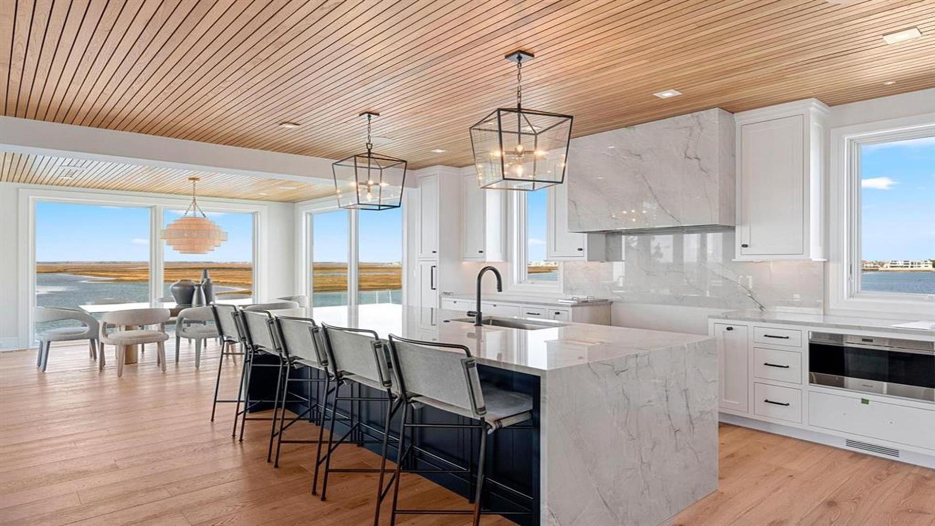 315 58th Street, Avalon (Bay Front)