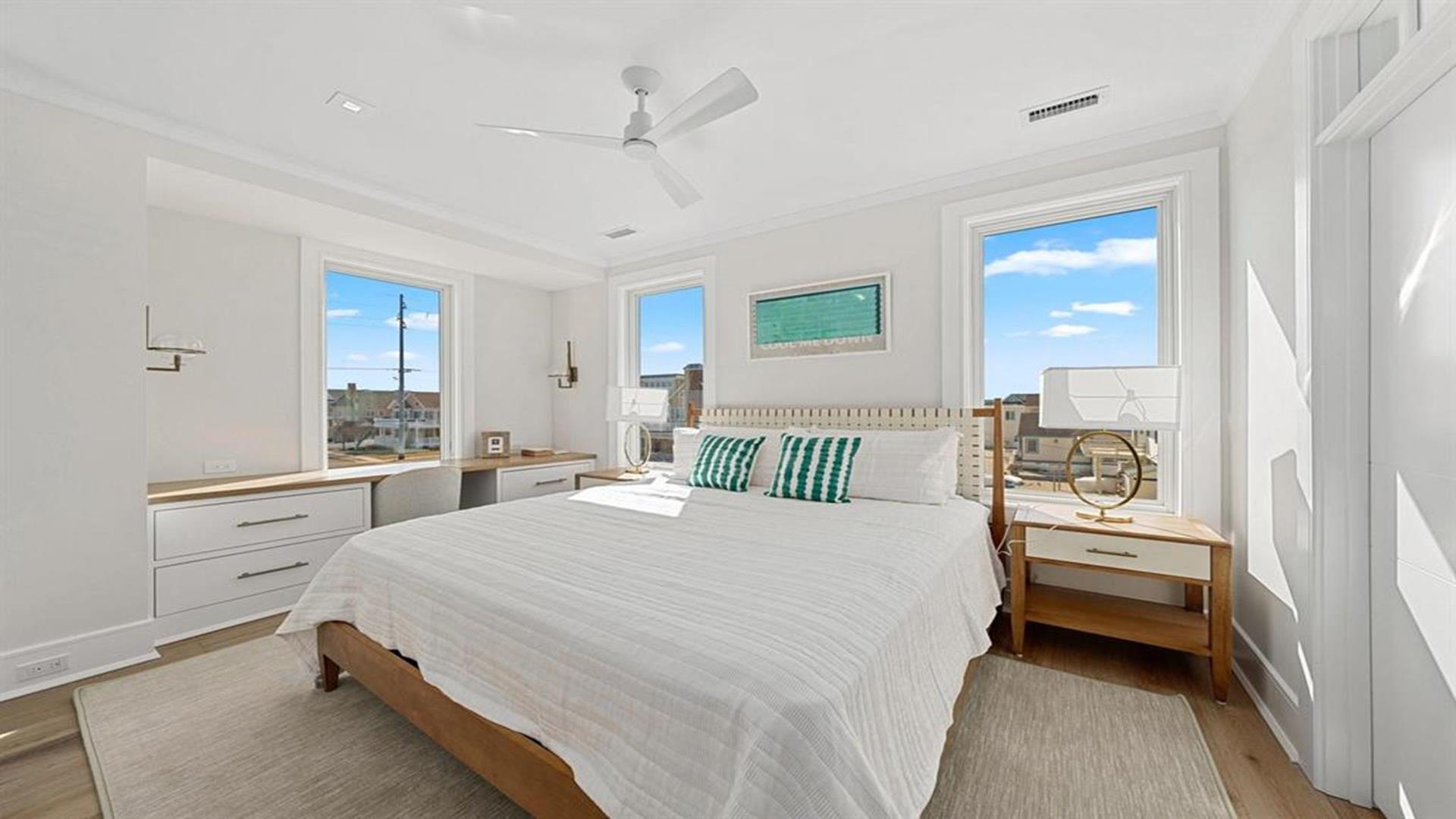 315 58th Street, Avalon (Bay Front)