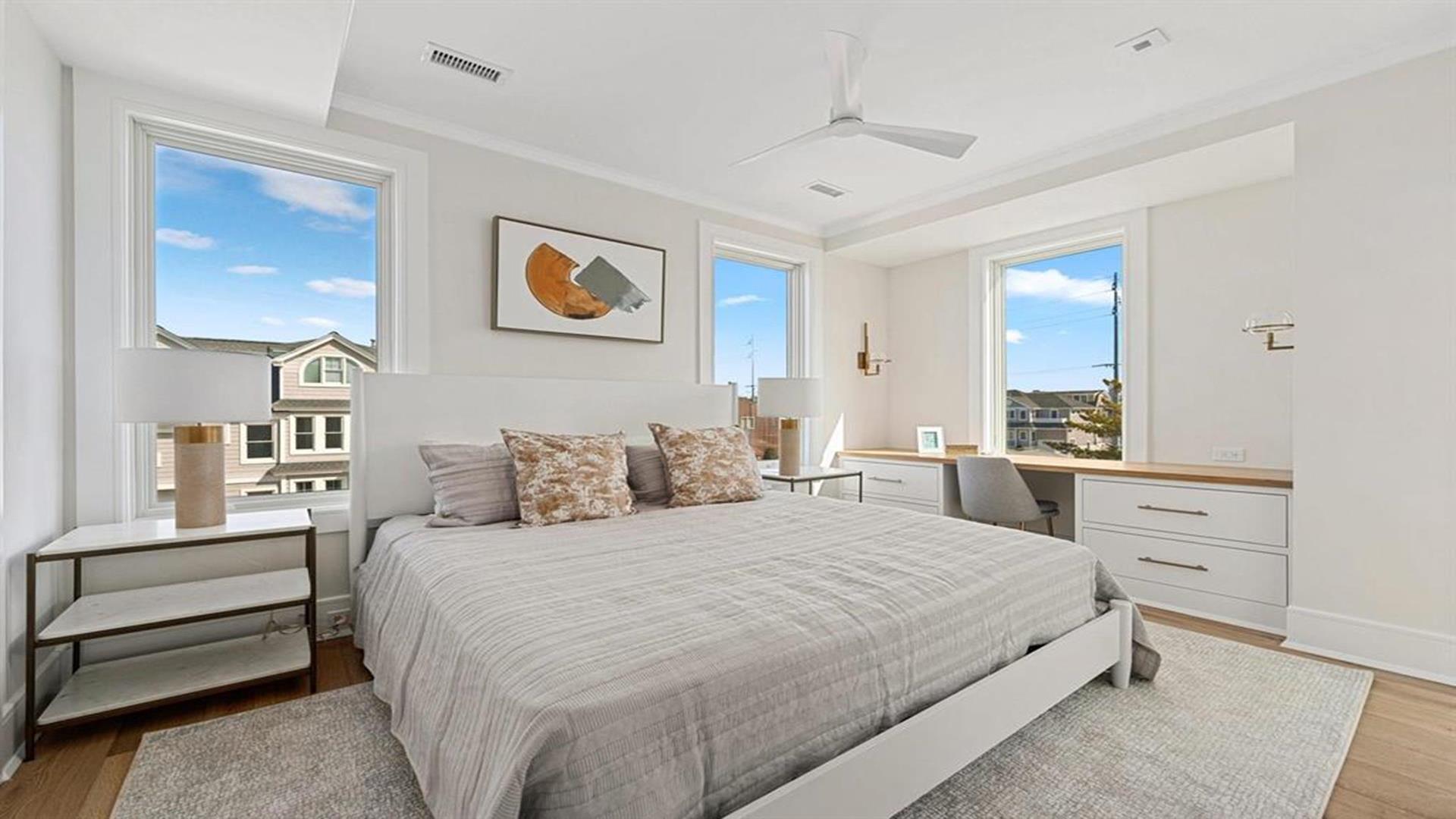 315 58th Street, Avalon (Bay Front)