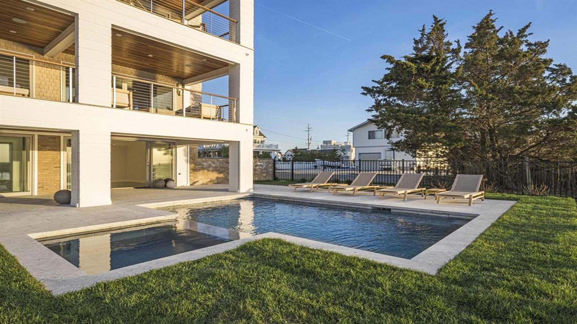 315 58th Street, Avalon (Bay Front)