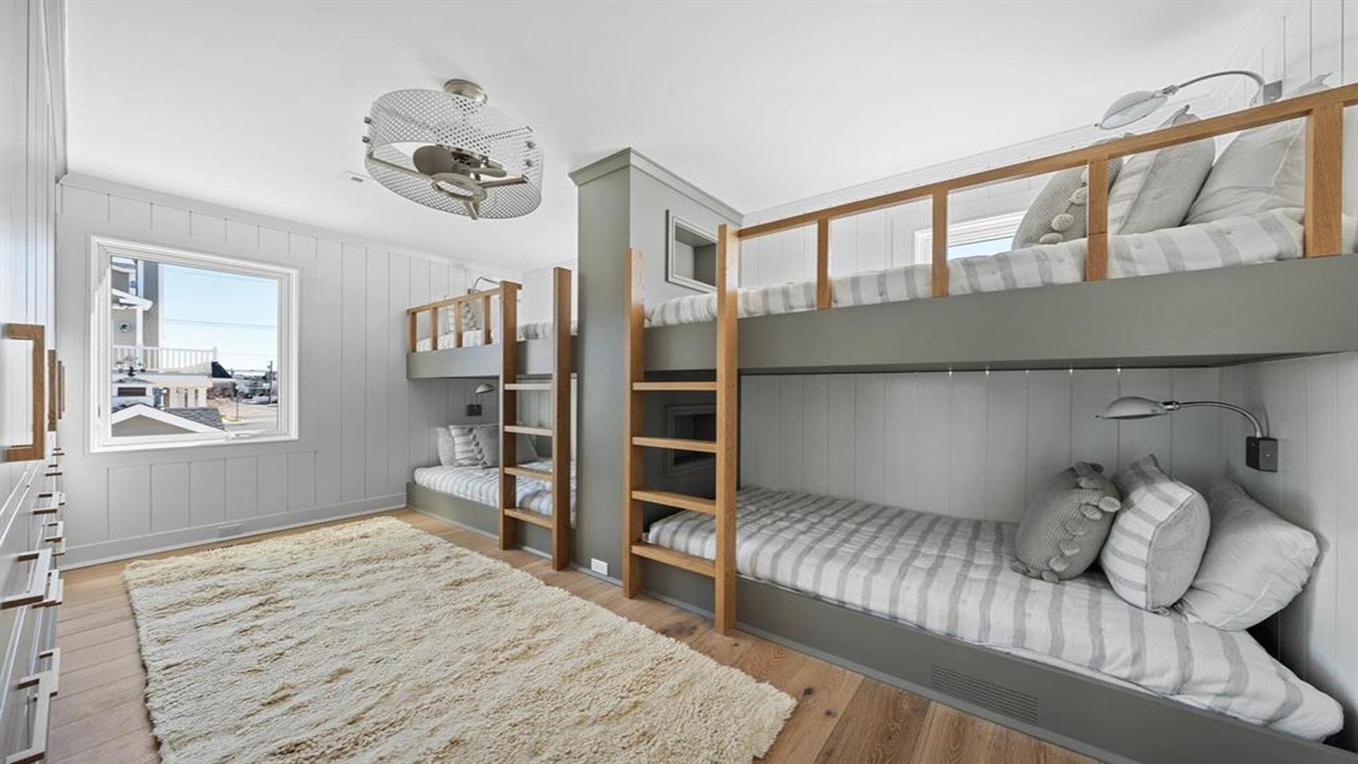 315 58th Street, Avalon (Bay Front)