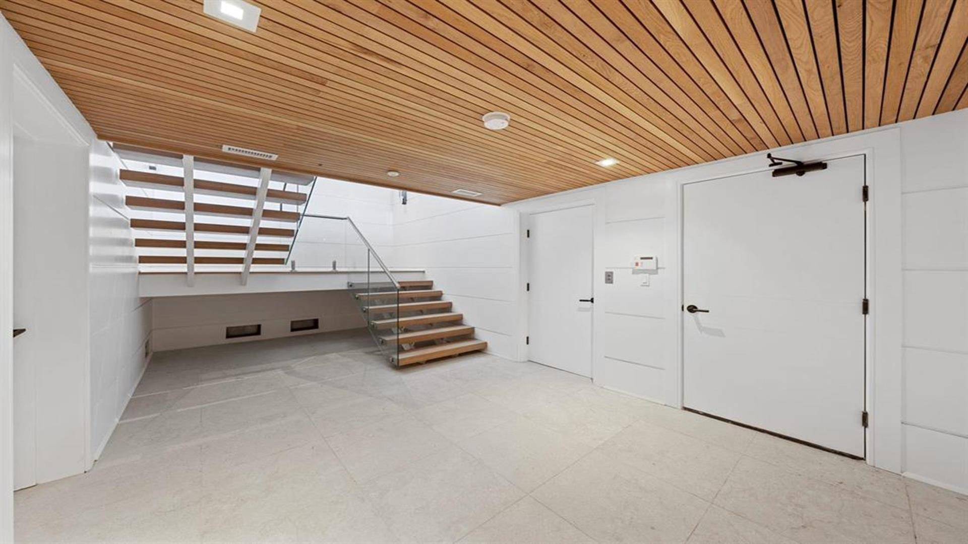 315 58th Street, Avalon (Bay Front)