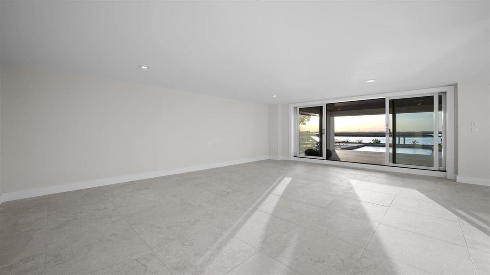 315 58th Street, Avalon (Bay Front)