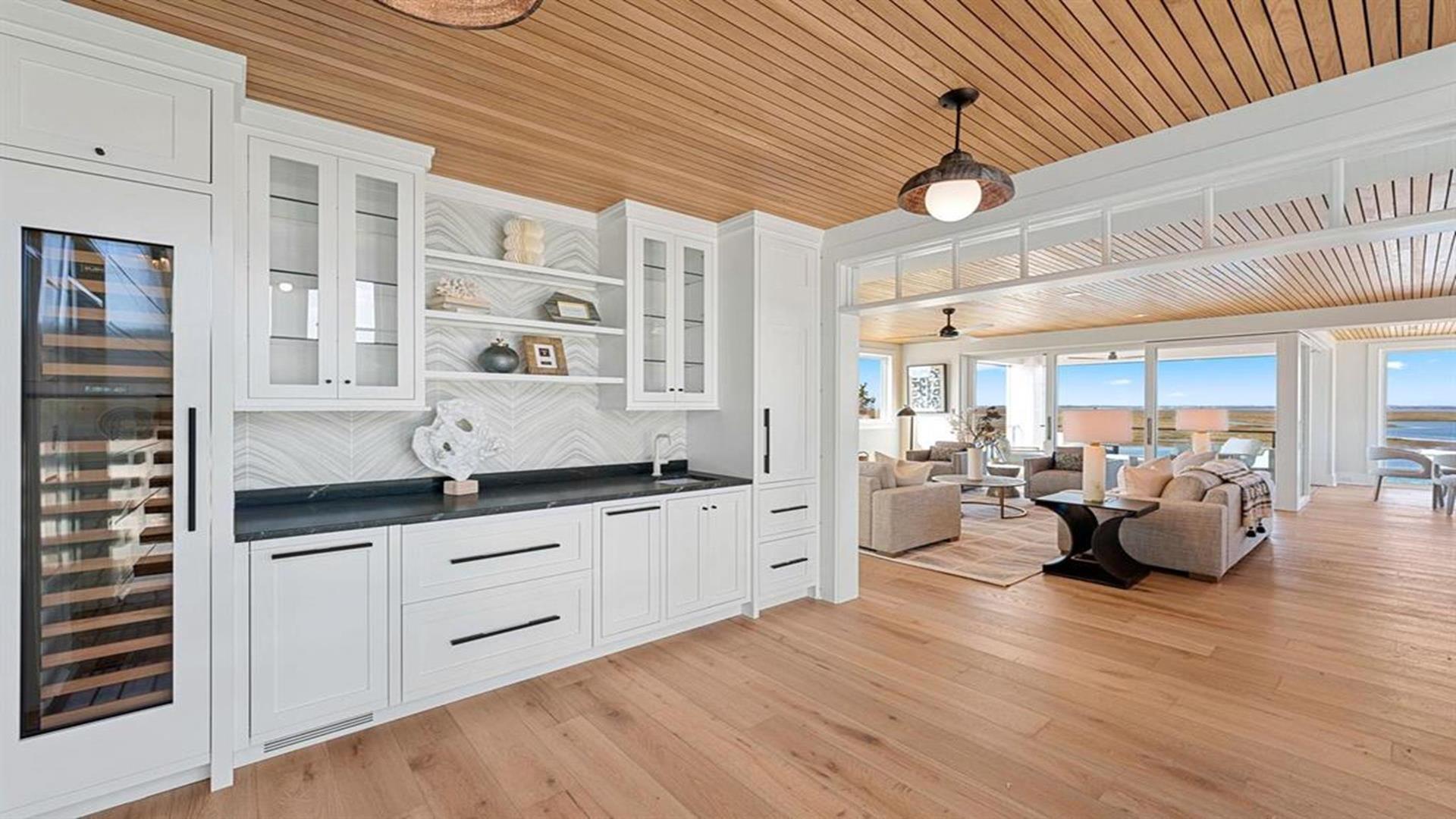 315 58th Street, Avalon (Bay Front)