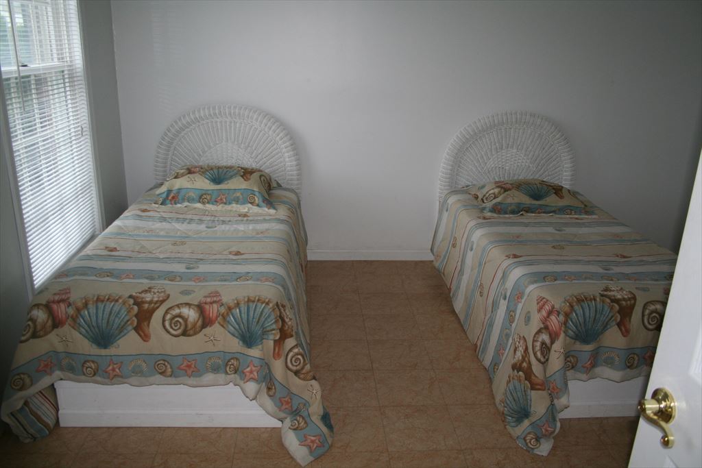 7922 Central Avenue - Picture 