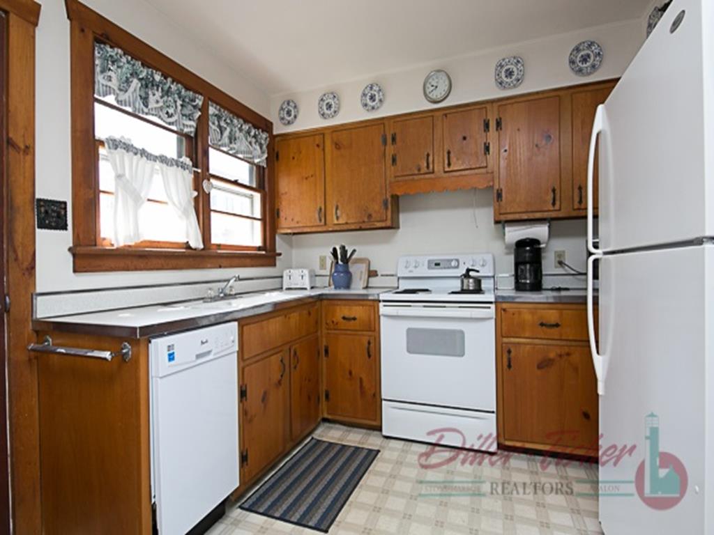 4849 Ocean Drive, Avalon (Center)