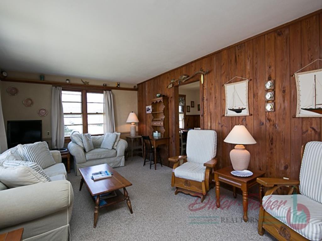 4849 Ocean Drive, Avalon (Center)