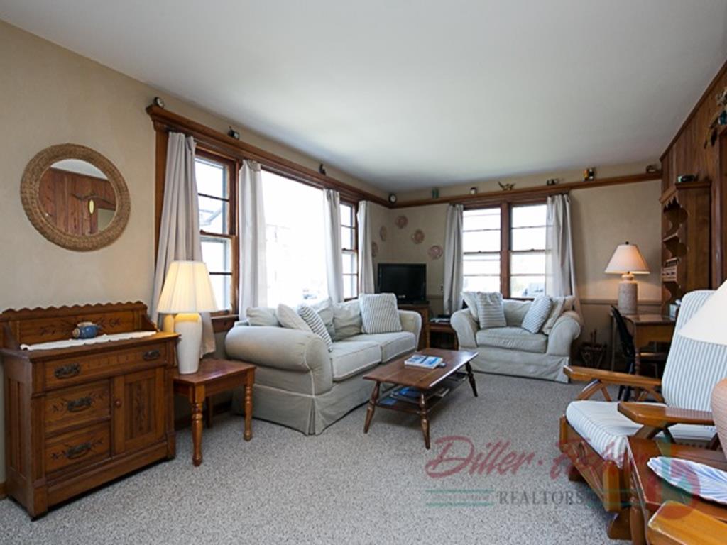 4849 Ocean Drive, Avalon (Center)