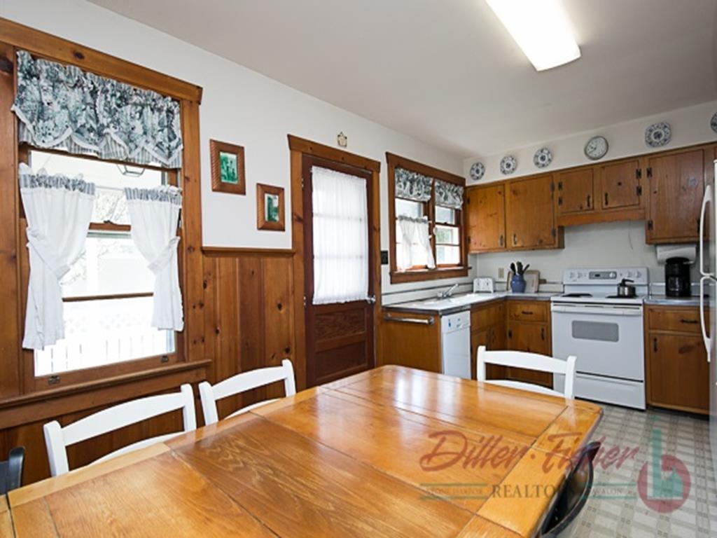 4849 Ocean Drive, Avalon (Center)