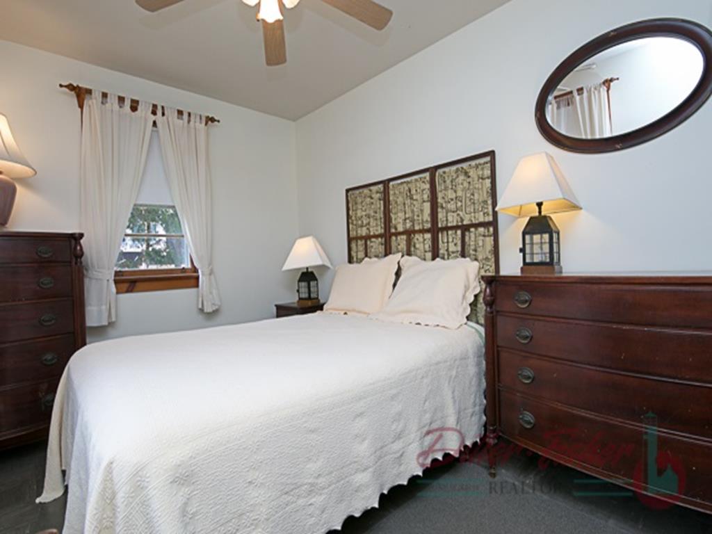 4849 Ocean Drive, Avalon (Center)