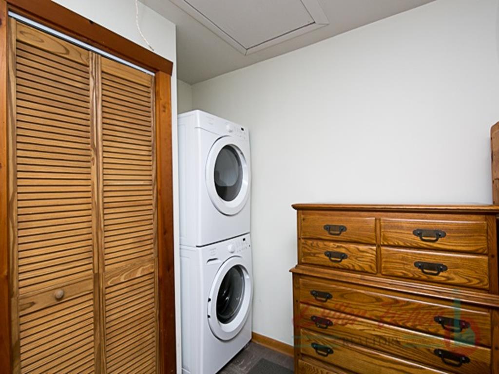 4849 Ocean Drive, Avalon (Center)