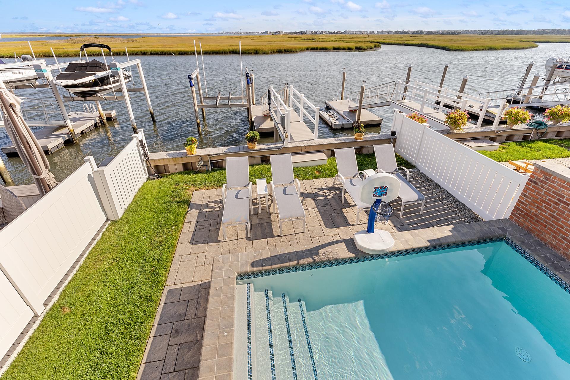 765 Sunrise Drive, Avalon (Bayfront)