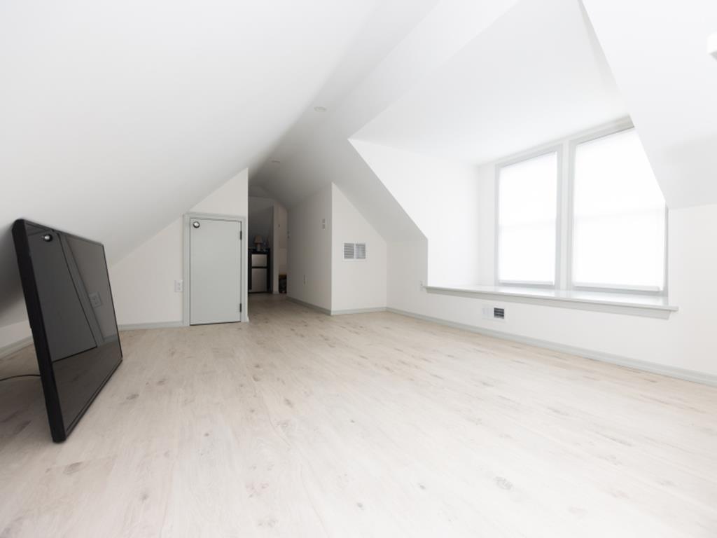 132 Yorke Ave. | Photo 35