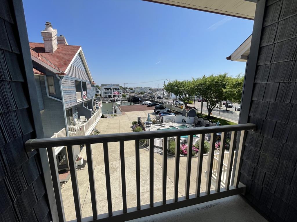 The Waterfront Townhouse in Marina District! | Photo 27